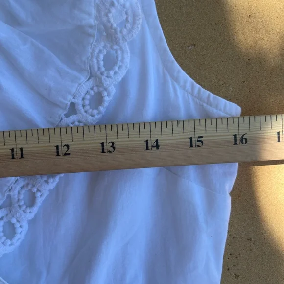 New York and company white eyelet V-neck sleeveless wrap dress size S - Picture 4 of 12